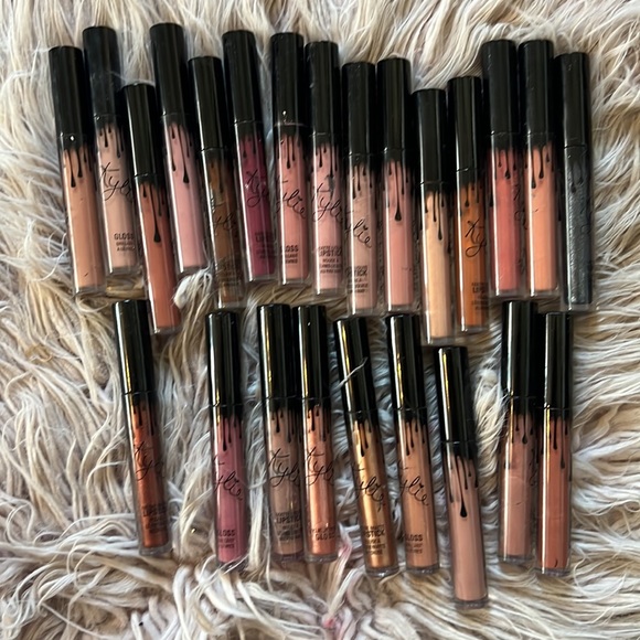 COPY - Kylie Cosmetics Lipstick - Picture 14 of 14
